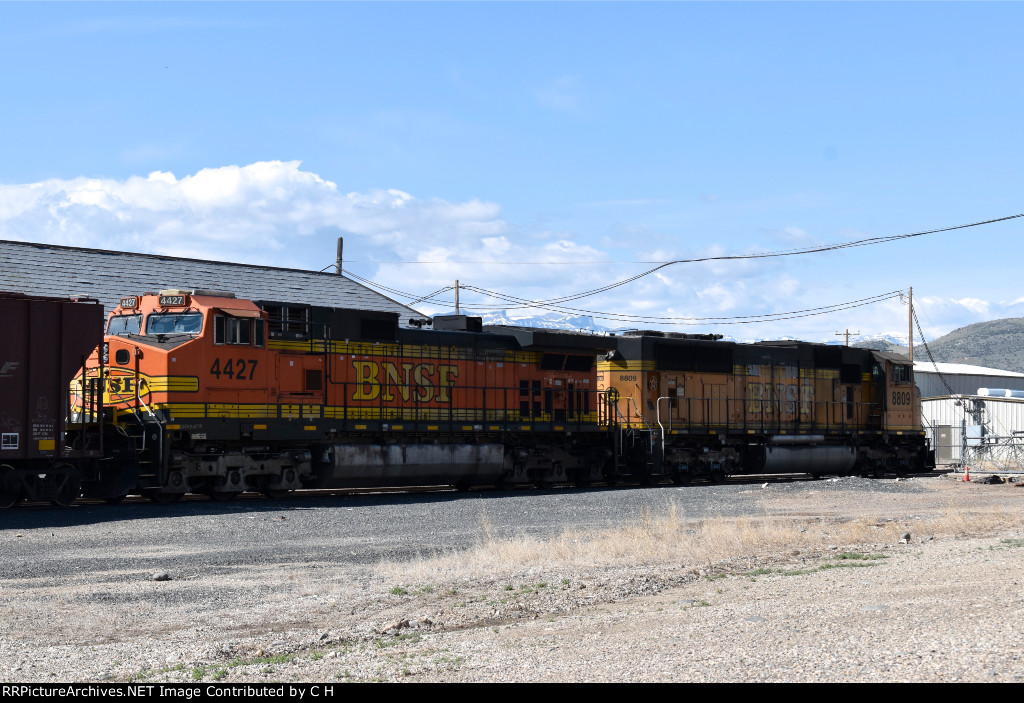 BNSF 4427/8809